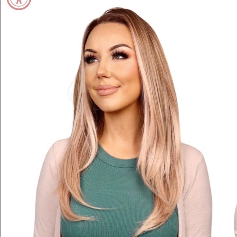 Chelsey Smith crowns Apricot blend Phaedra long wig lace front